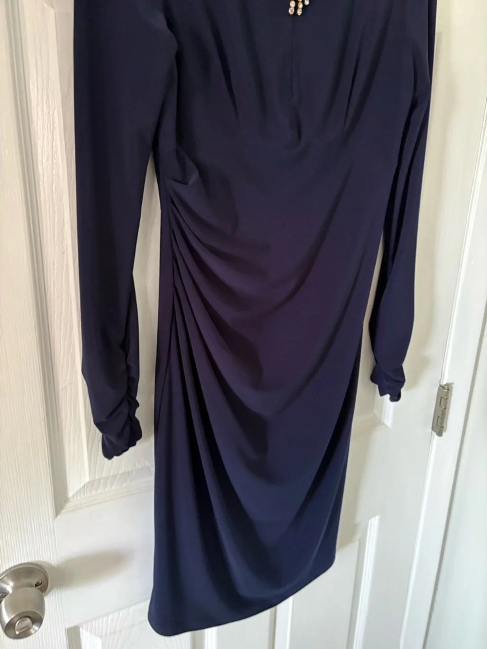 Vince Camuto Navy Embellished Jewel Neck Bodycon Dress Size 6 Elegant Cocktail - Picture 4 of 6